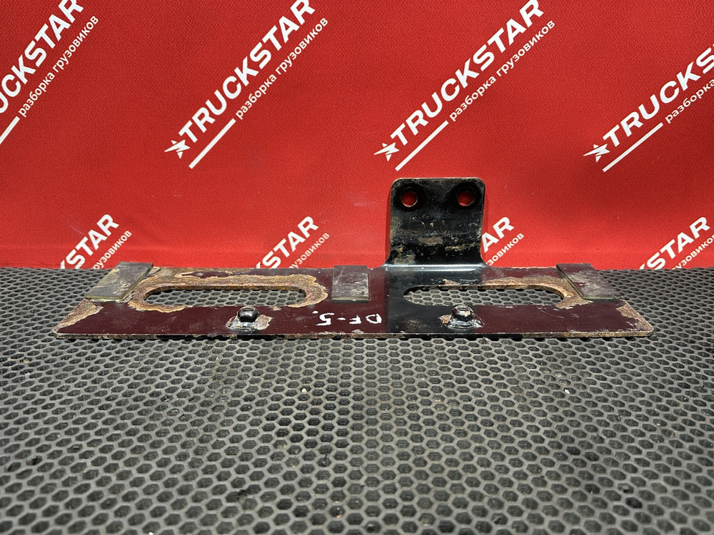 Кронштейн подножки левый 2023г.