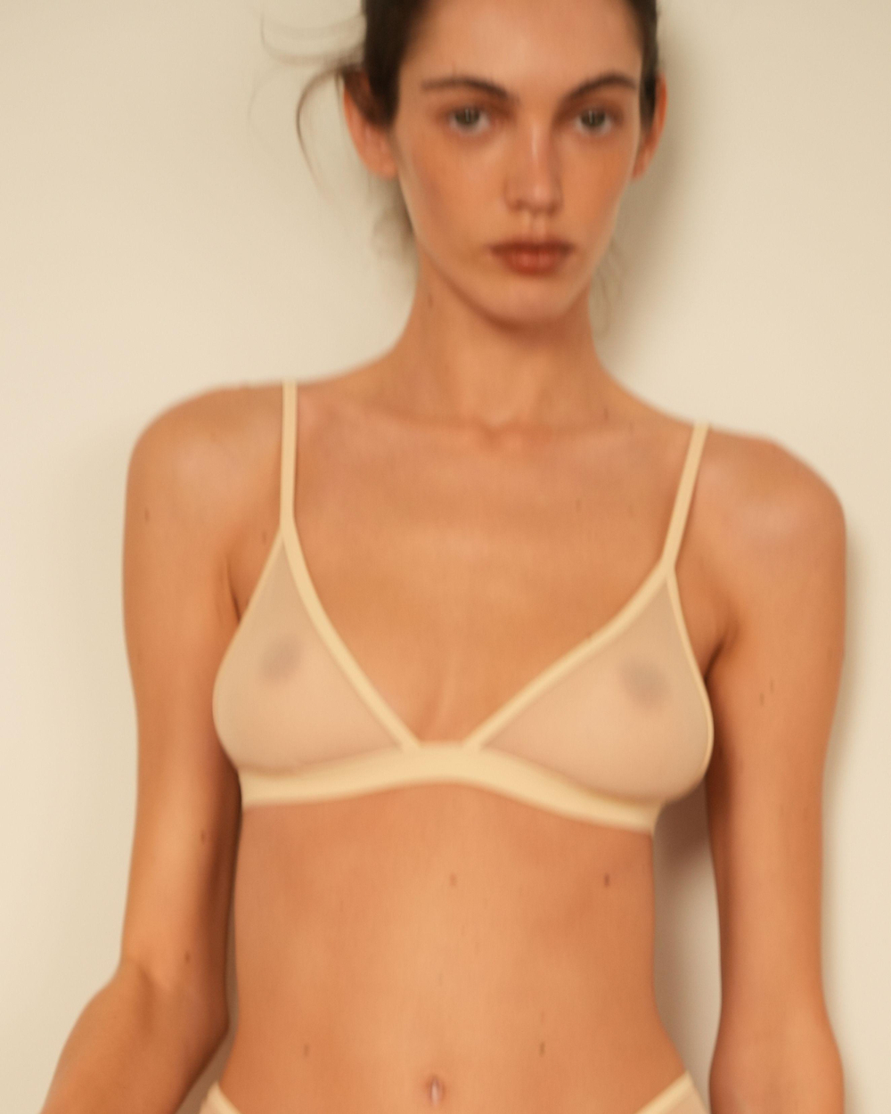 Бюстгальтер бежевый