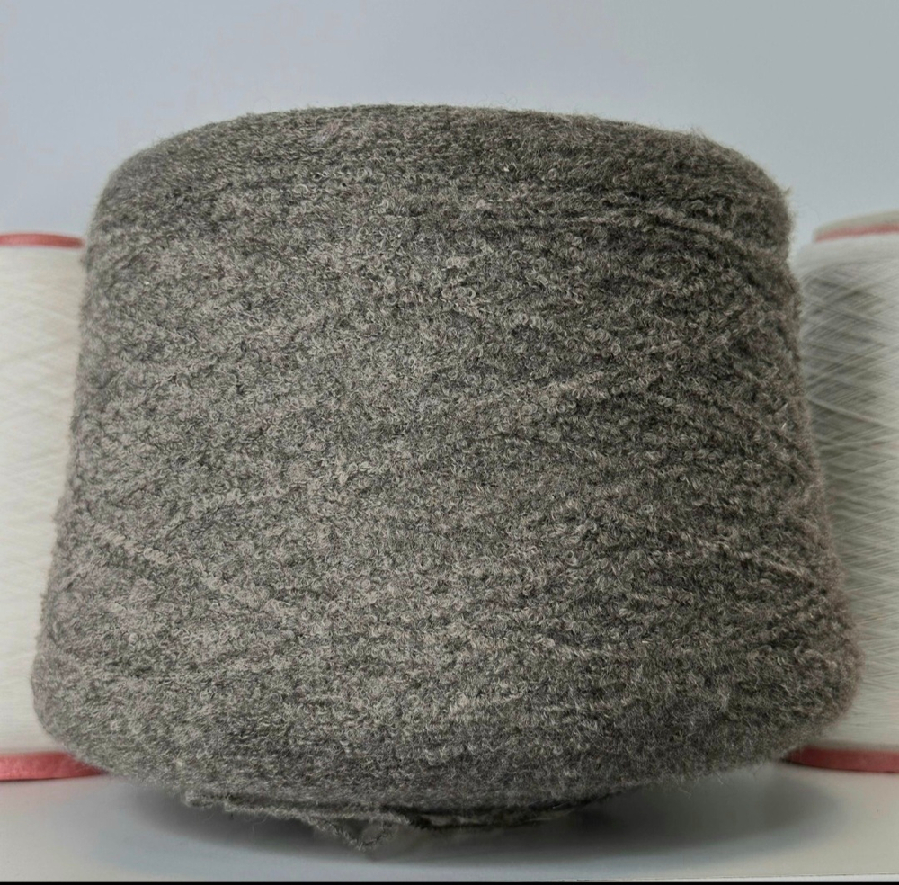 GILDO - New Mill; 65% меринос, 35% п/а; 920м/100гр; Букле мелкое; col. 702501, цвет: пыльно-коричневый