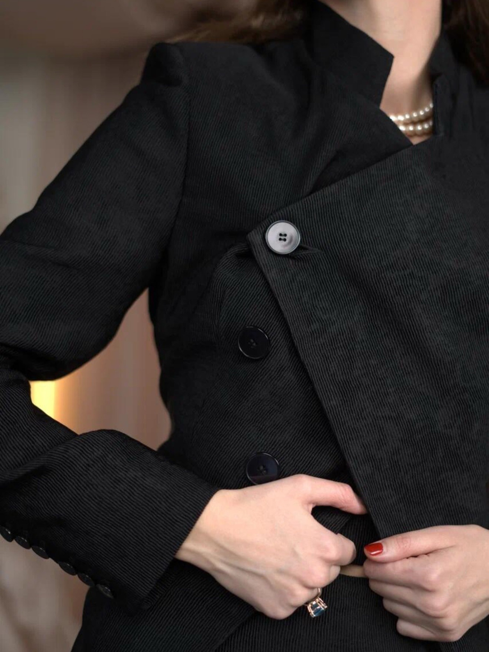 Жакет с ассиметричной застежкой из 100% шелка, подклад купро