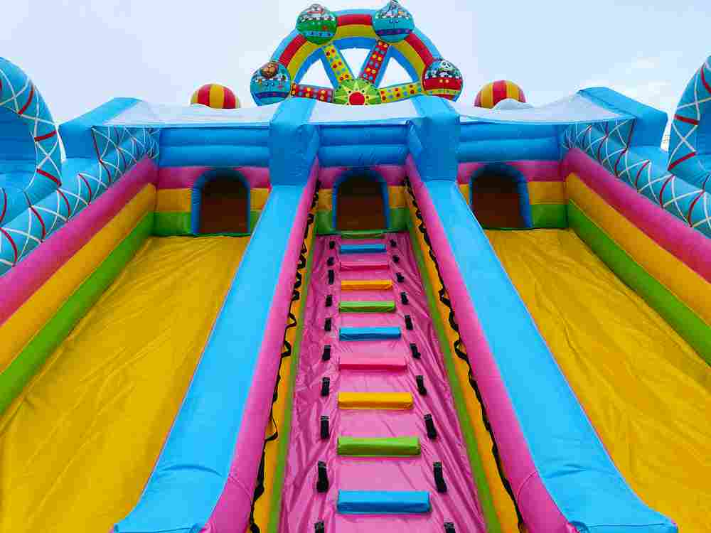 Коммерческий надувной батут «Парк развлечений 4» 12*6*7 м