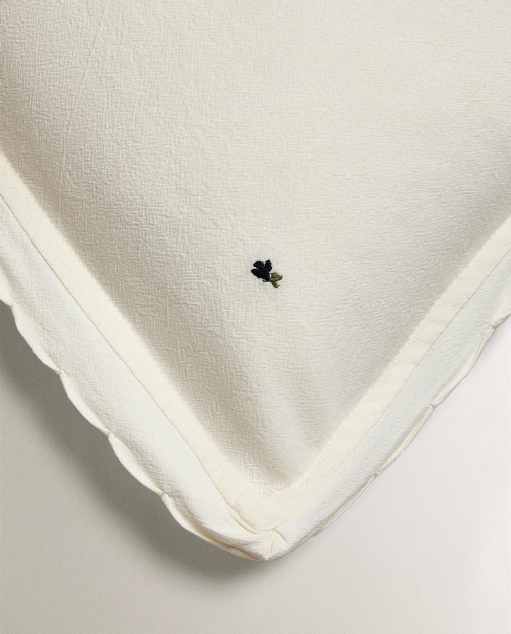 ZARA HOME ДЕТСКАЯ НАВОЛОЧКА С ПРИНТОМ, ЖЕЛТОВАТО-БЕЛЫЙ