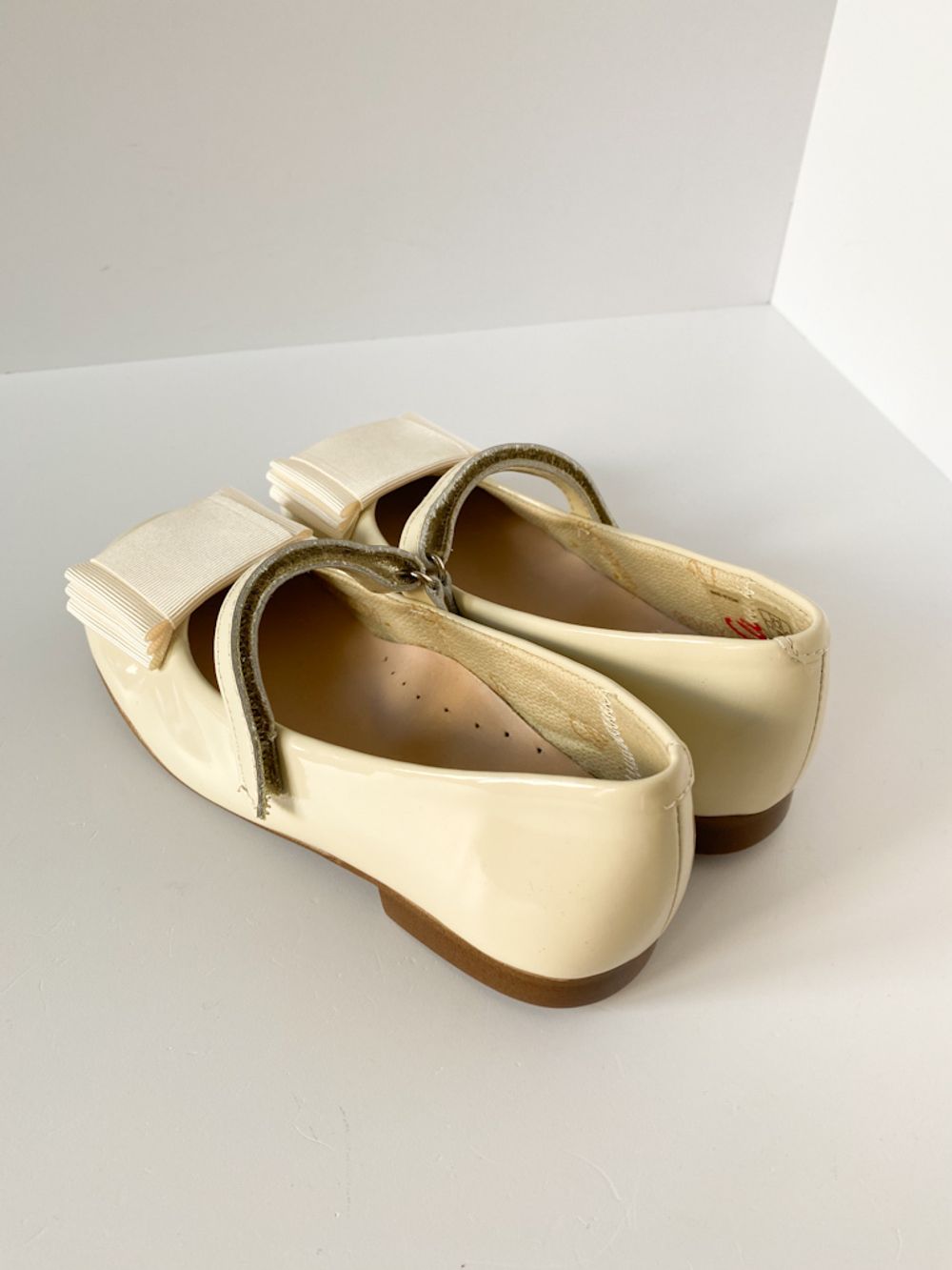 Новые лаковые туфли Eli, 27