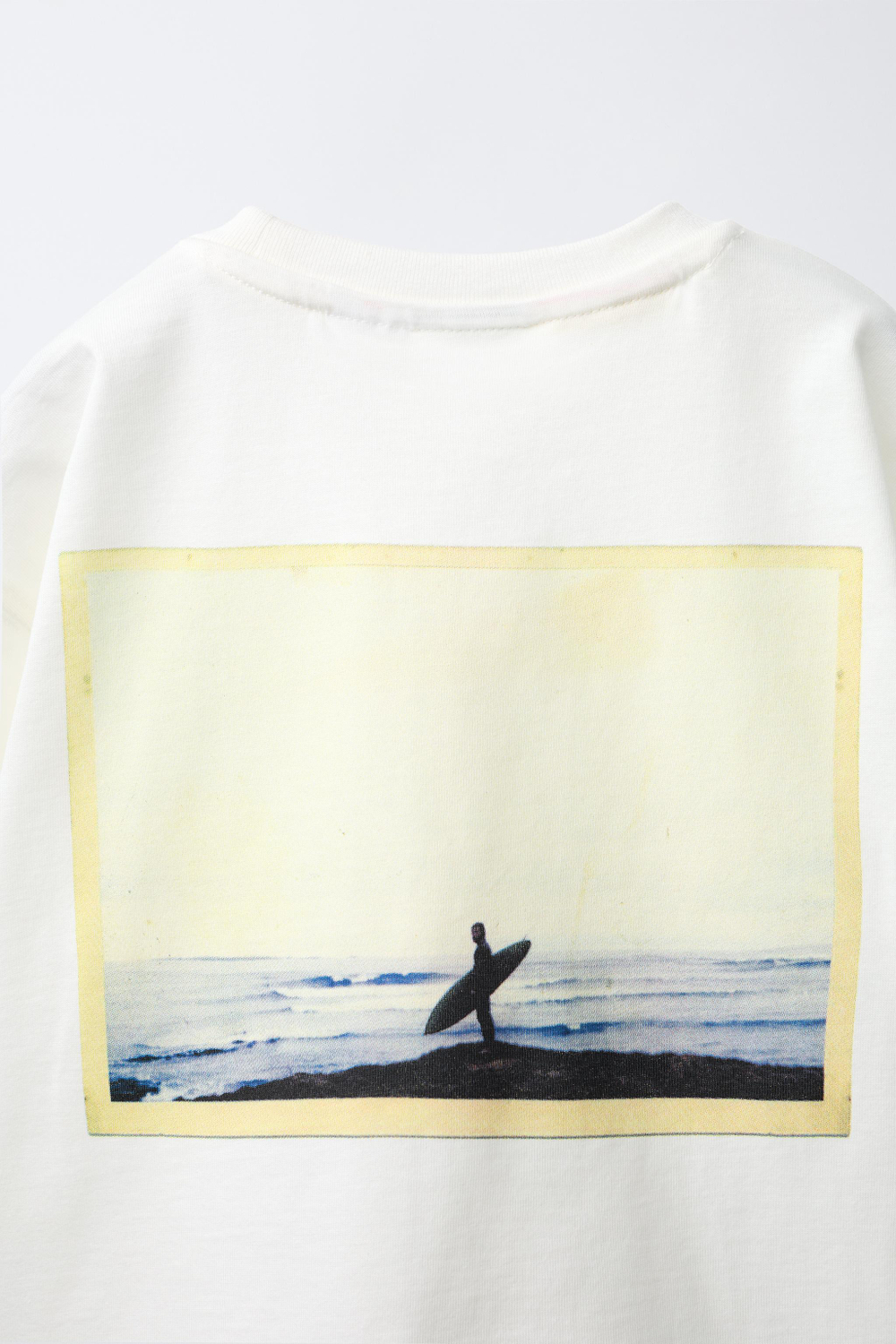 ZARA X PUKAS ФУТБОЛКА С ЛОГОТИПОМ И ФОТО PUKAS SURF, БЕЛЫЙ