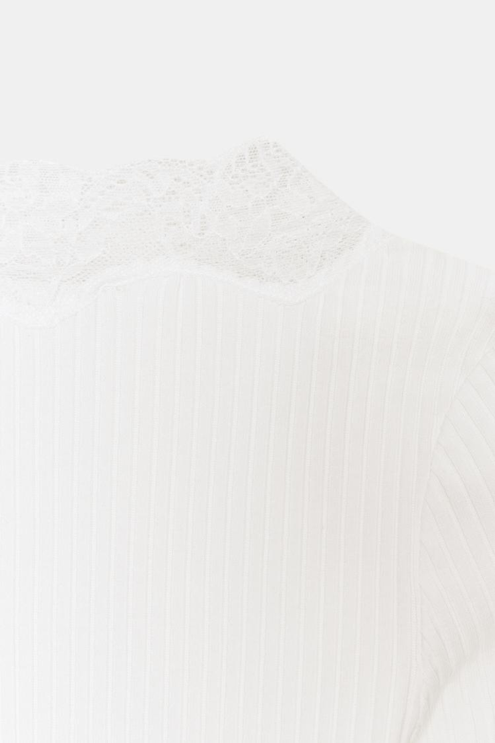 ZARA ФУТБОЛКА В РУБЧИК С КРУЖЕВОМ, БЕЛЫЙ