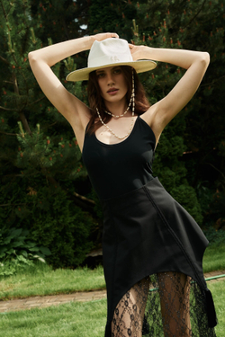 Боди на тонких бретелях