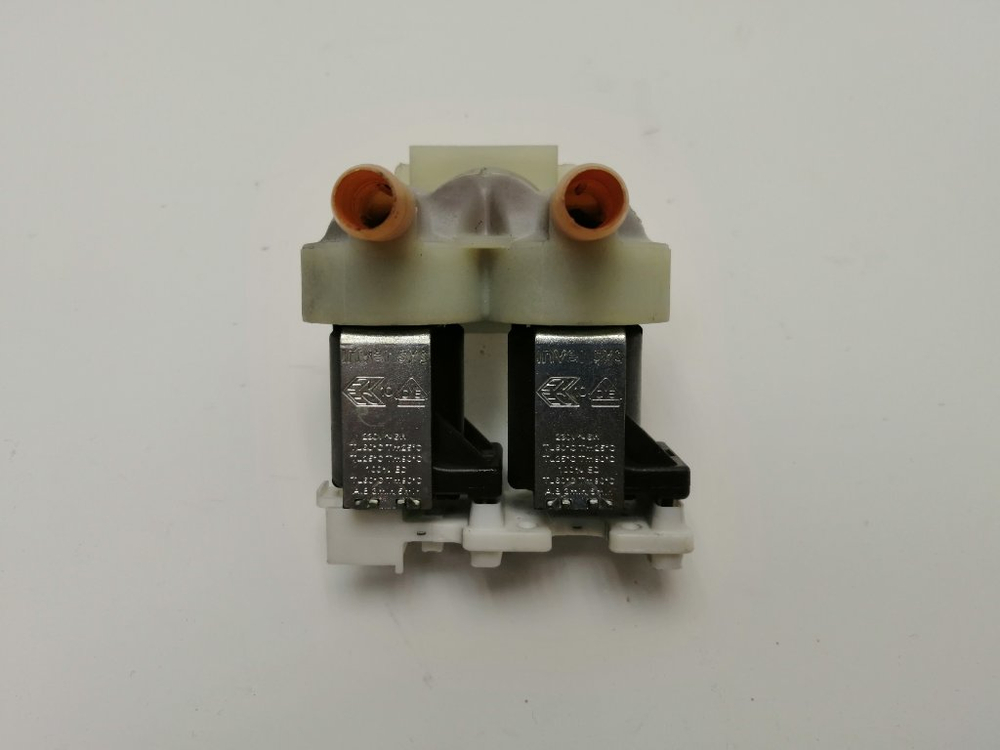 WLX20362OE/19 кт116 Клапан подачи воды для стиральной машины Bosch 9000047121 б/у