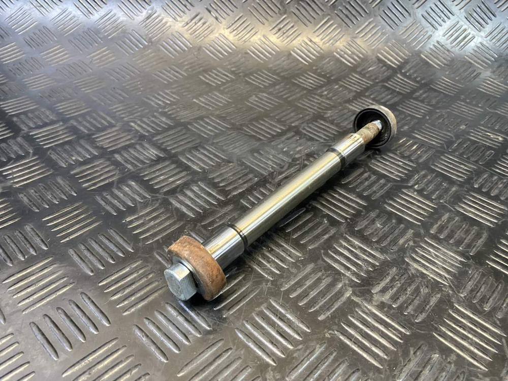 Ось маятника Yamaha TDM850 RN03J 054016