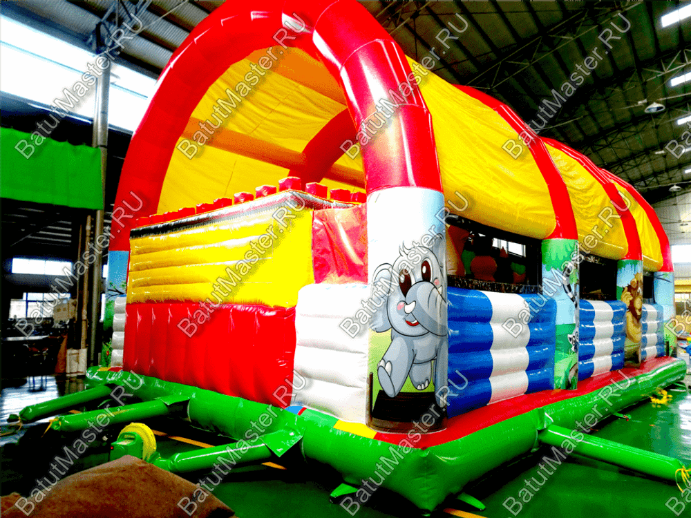 Надувной батут "Зверята с крышей 3" со скалодромом, 11*7*6 м