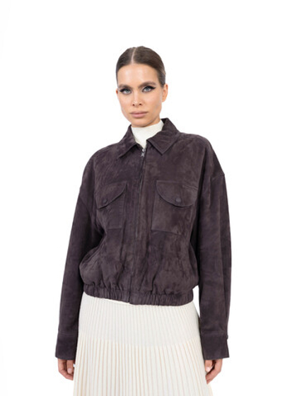 Женская кожаная куртка-бомбер тёмно-коричневая с карманами