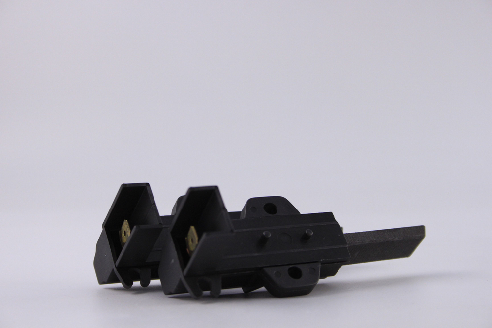 Угольные щетки для электродвигателя стиральной машины Indesit в сборе