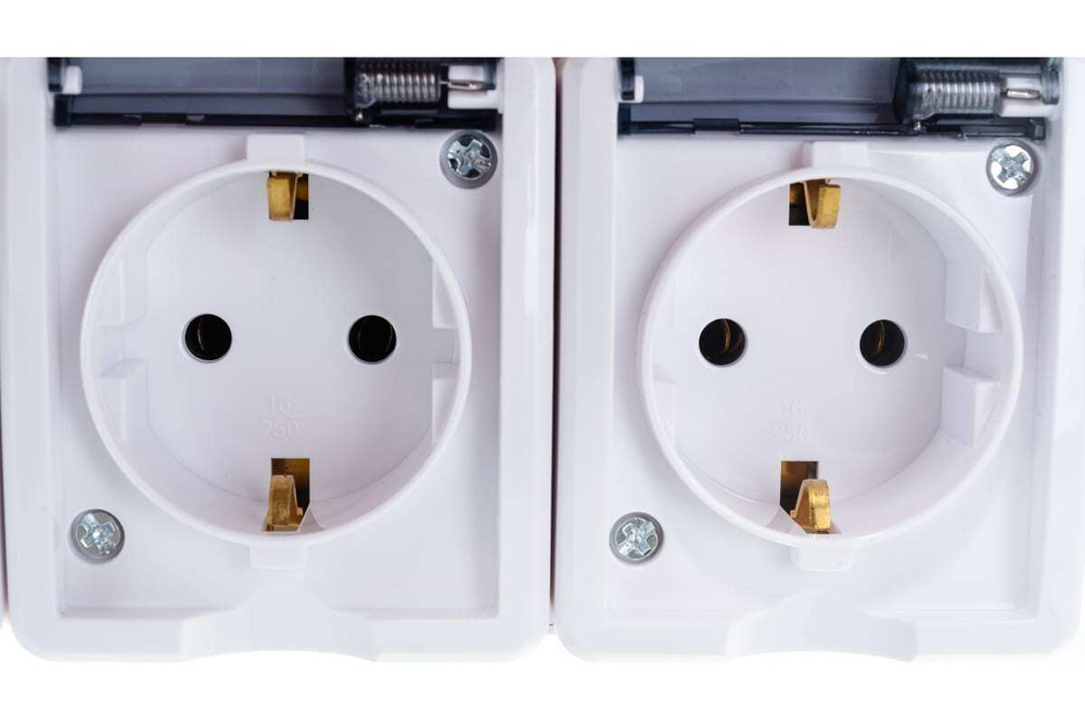 Блок две розетки+выключатель IP54, 16A(10AX)-250В, белый Эксперт ЭРА