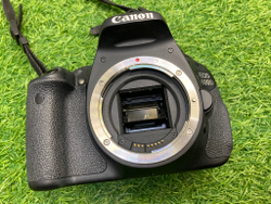 Canon 600D kit 18-55mm 3.5-5.6 III (16.400 кадров)
