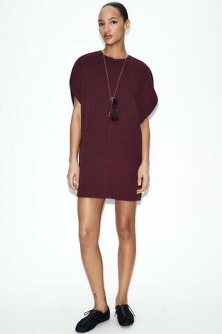 ZARA КОРОТКОЕ ПЛАТЬЕ ИЗ ИНТЕРЛОКА, ВИННЫЙ