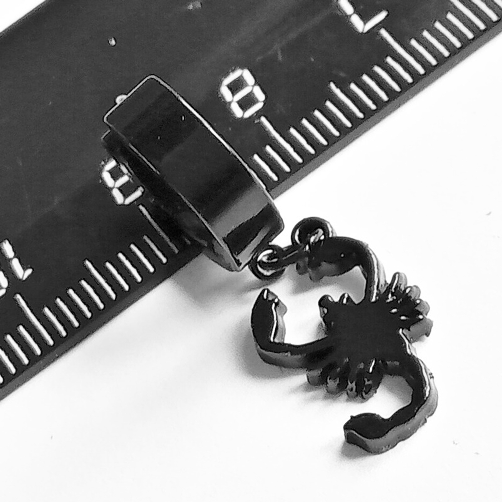 Серьга (1 шт) "Скорпион" для пирсинга уха. Медсталь, титановое покрытие.