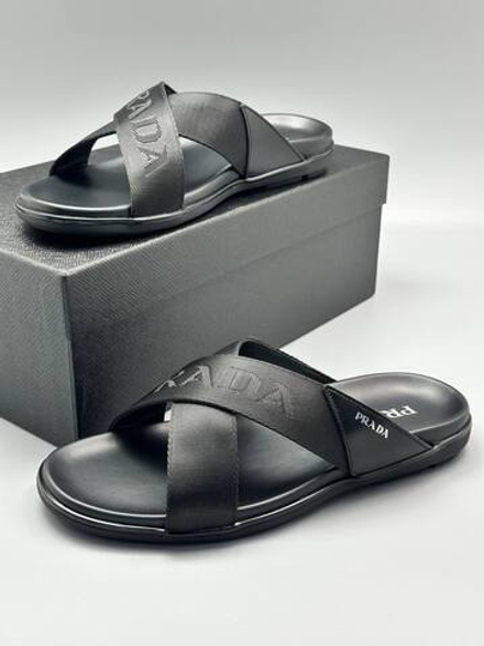 Шлёпанцы Prada