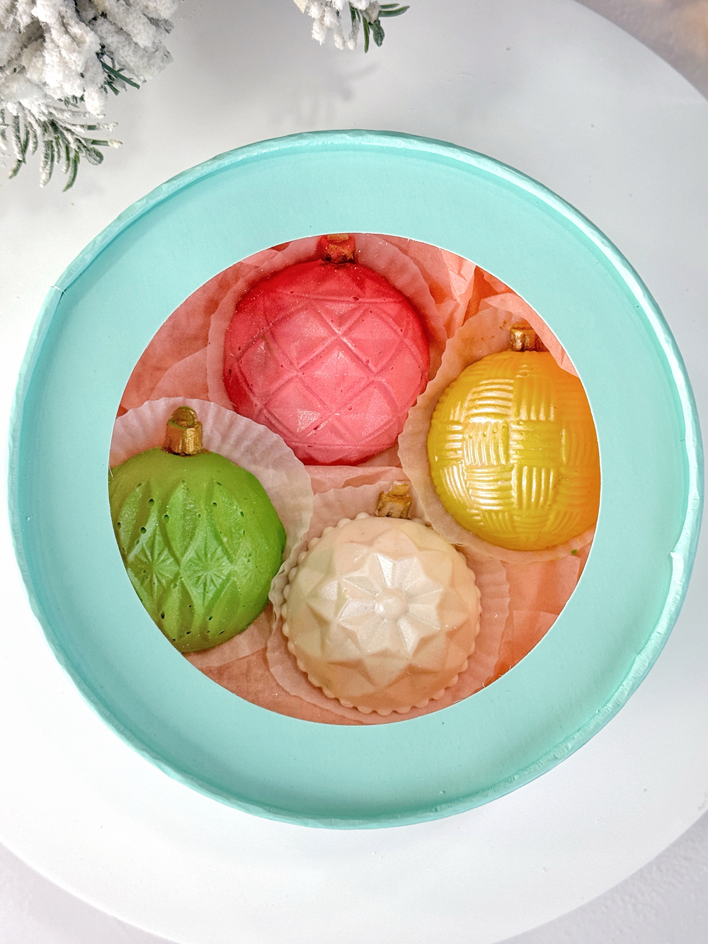 Набор пирожные "Новогодние шары" муссовые - Новый год