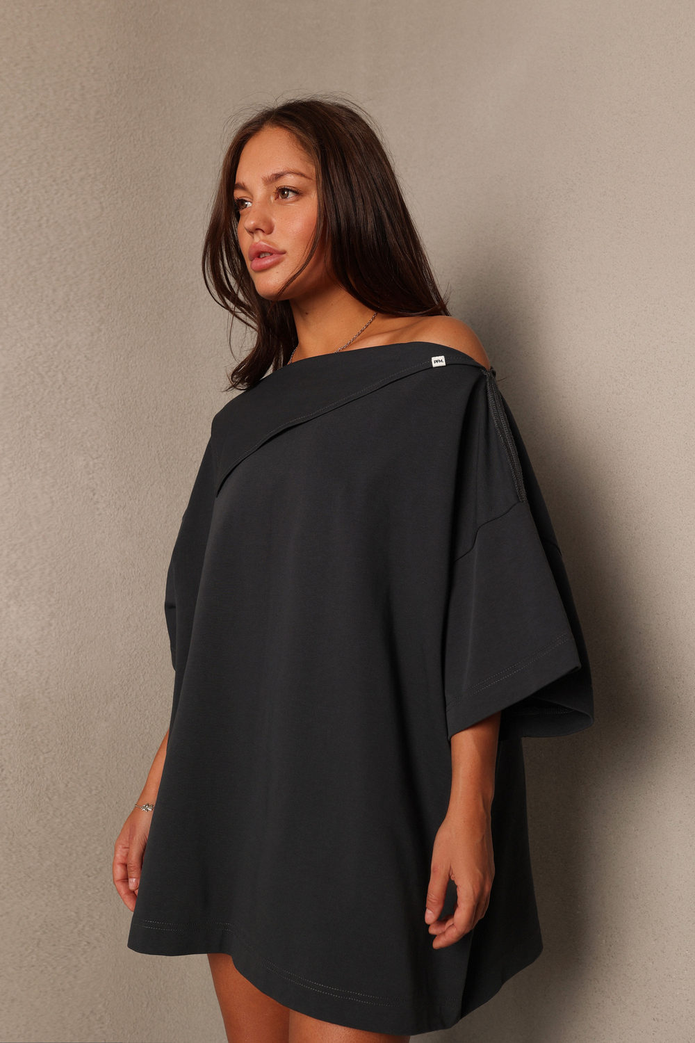 Футболка с отложным уголком