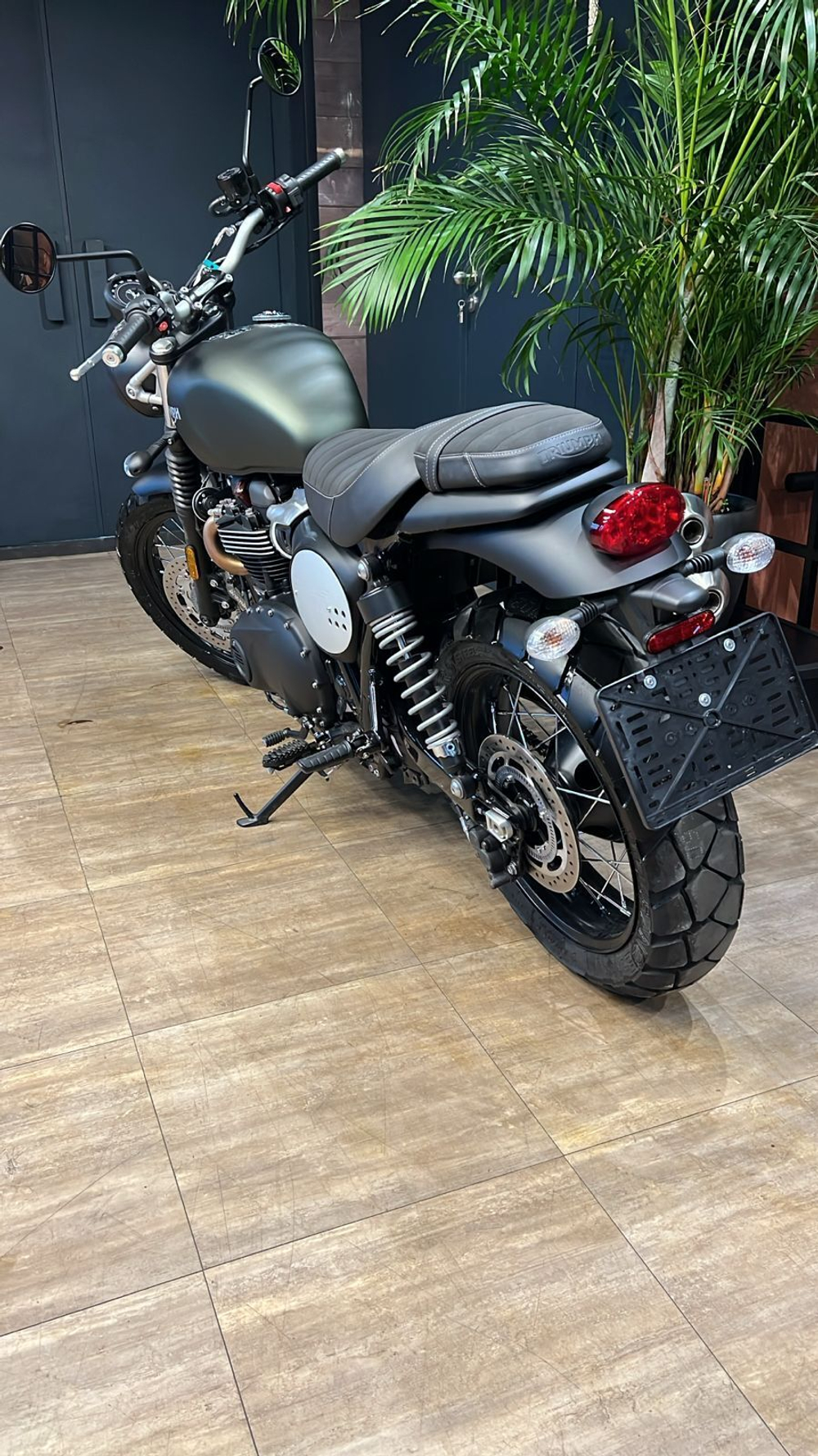 Triumph Street Scrambler 900 2025