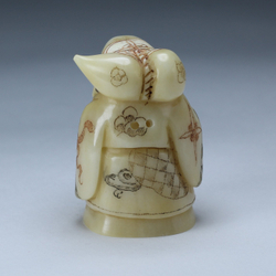 Нэцкэ Дайкоку с тыквой горлянкой и персиком