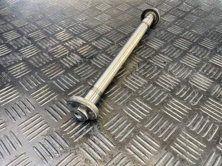 Ось маятника Yamaha FZ1 Fazer RN17