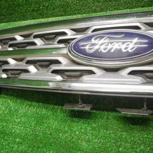 Решетка радиатора Ford Explorer 5 (17-19)