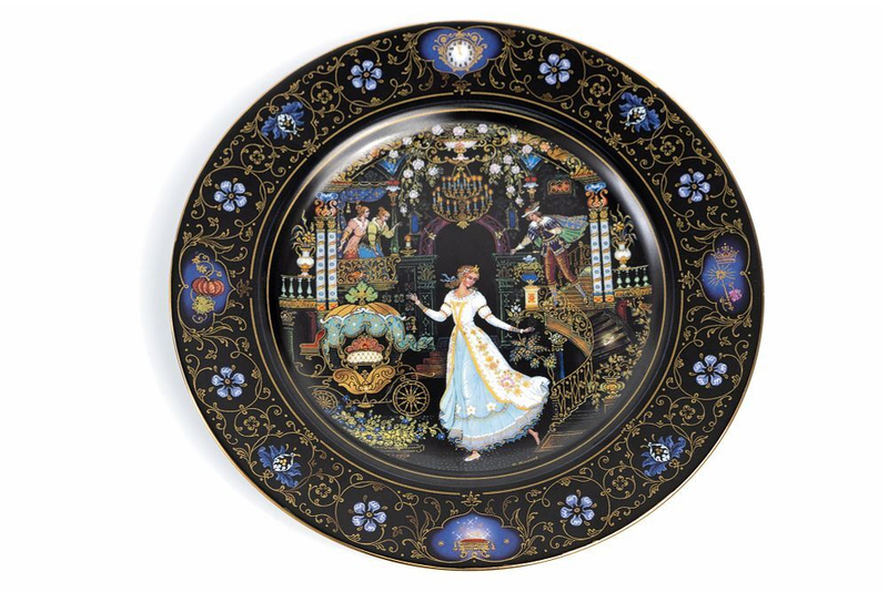Коллекционная декоративная тарелка с иллюстрацией Александра Николаевича Клипова по мотивам сказки «Золушка»