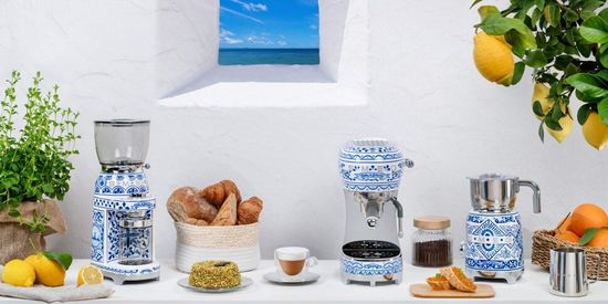 Кофемашина-эспрессо Smeg ECF02DGBEU , Декорированный / Специальный