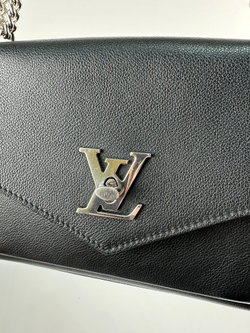 Сумка Louis Vuitton MyLockMe Chain Pochette Black