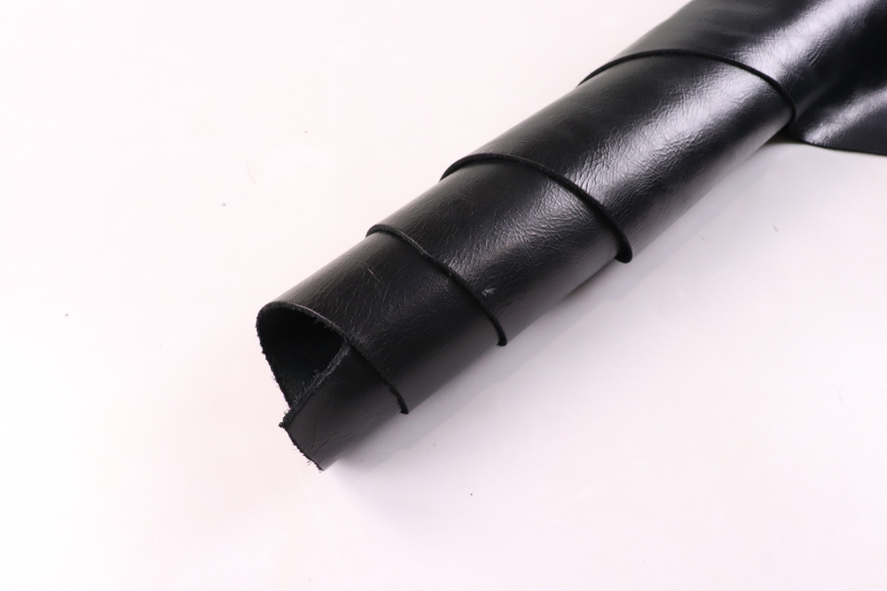 1,6-1,8 Кожа Эсквайр Черный