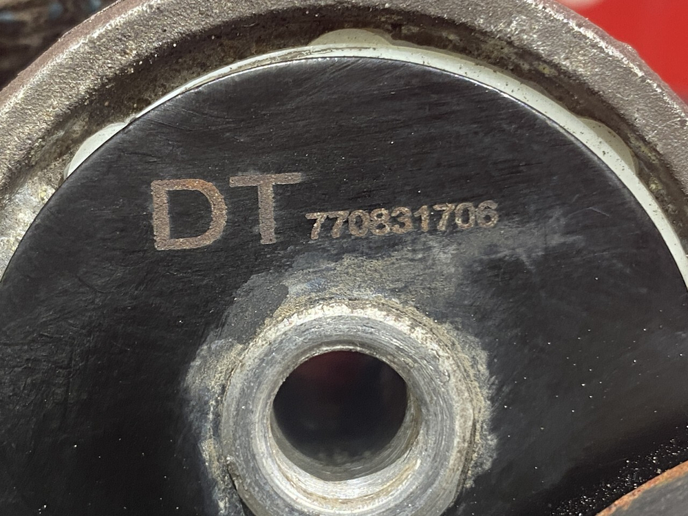 Ролик натяжитель в сборе 2019г