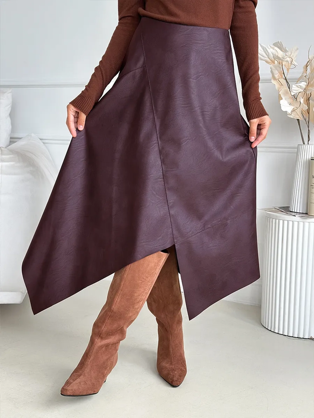 Юбка кожаная трапеция миди