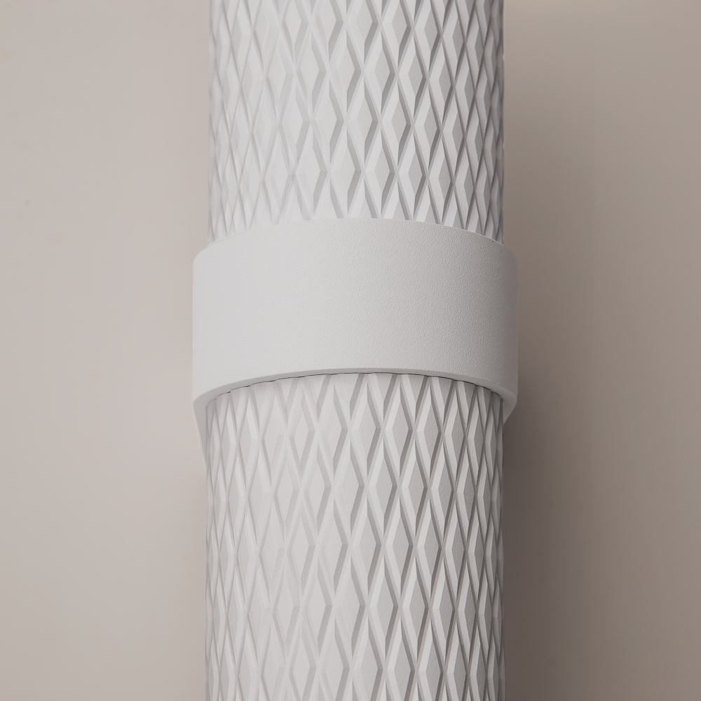 Настенный светильник (бра) Maytoni C069WL-02W