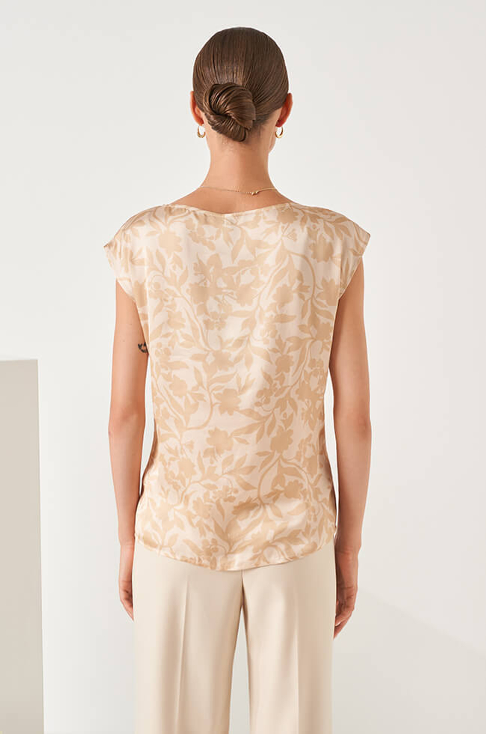 22816 Блузка женская (бежевый принт)