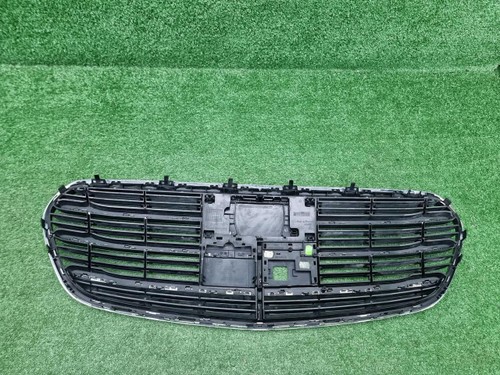 Решетка радиатора Mercedes S W223 (2020-н.в.)