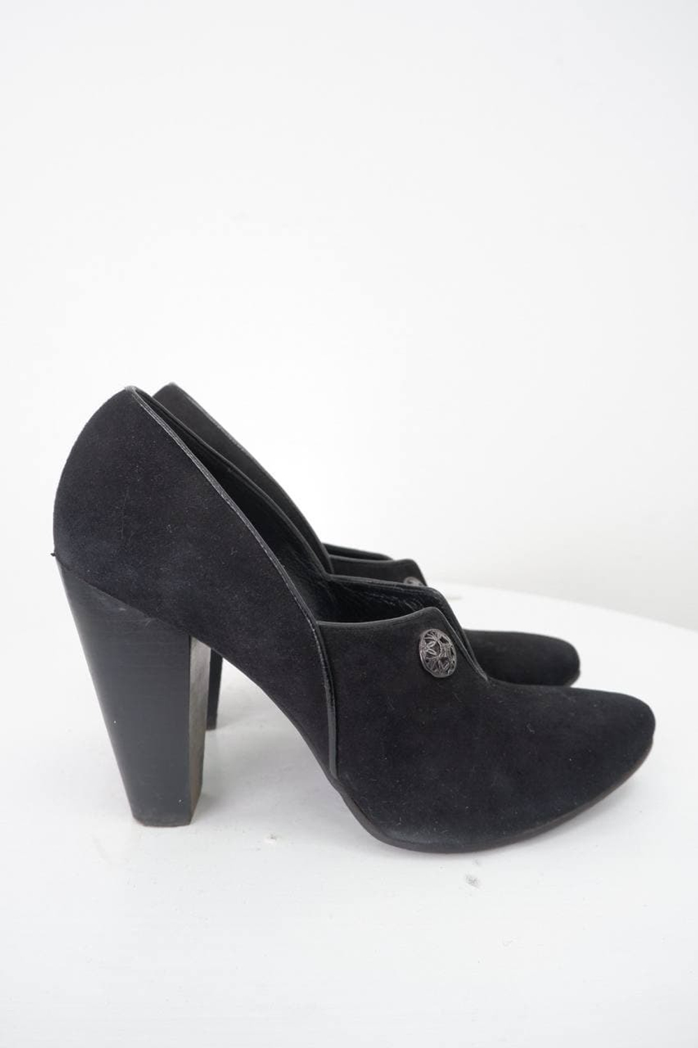 Ботильоны ALBA из замши 38 размер