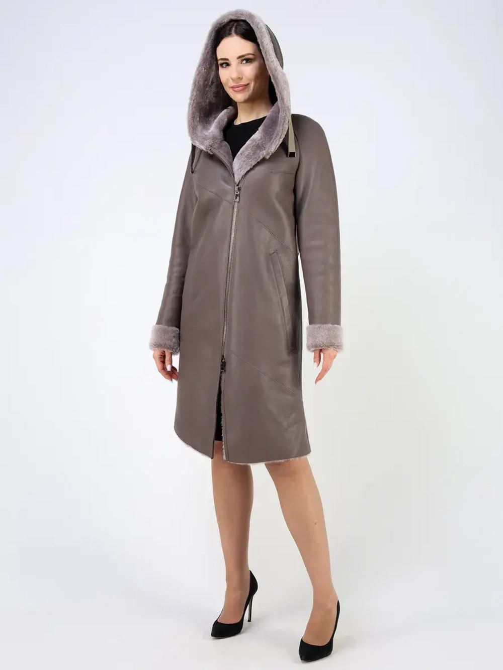 Дубленка зимняя натуральная с капюшоном