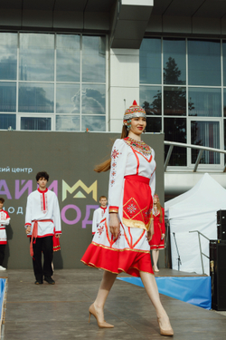 Платье «Шурăмпуç» (Коллекция «Нарспи»)