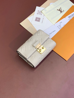 Louis Vuitton Metis Compact Wallet