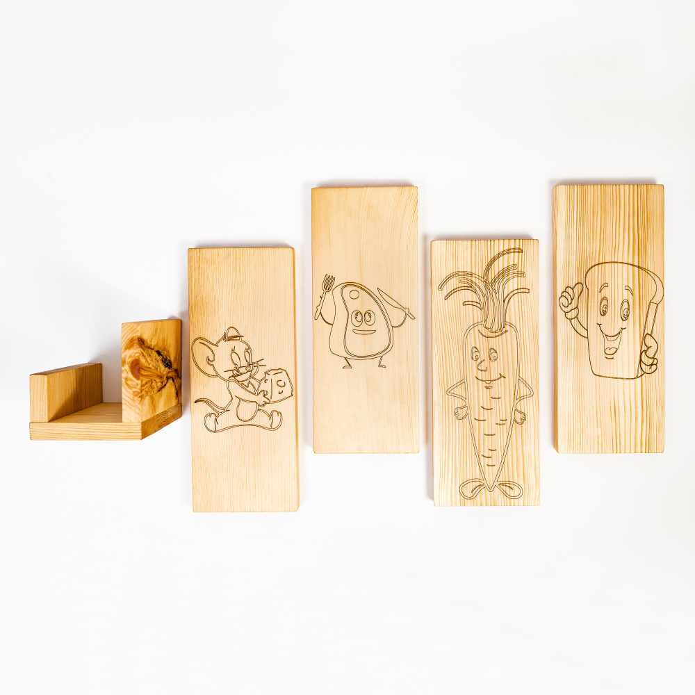 Деревянные разделочные доски 4 шт. на подставке из сибирского кедра RDN6