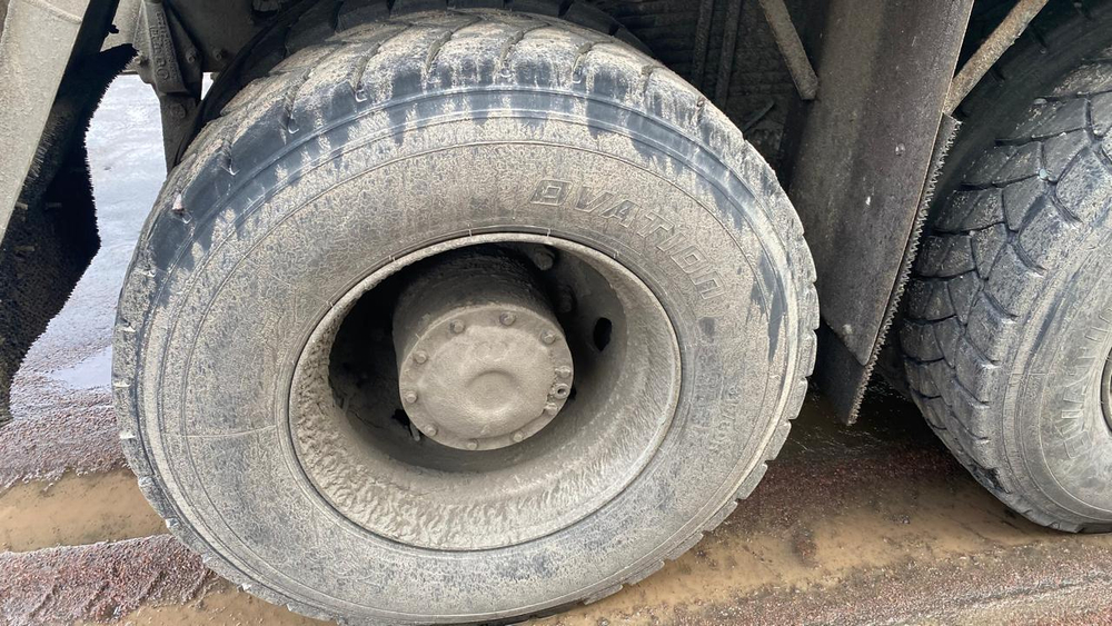 Shacman (Shaanxi) SX* 8x4 Автобетоносмеситель SX5318GJBDT326 (Дизельный, 11,6 л, 369 л.с., МТ)
