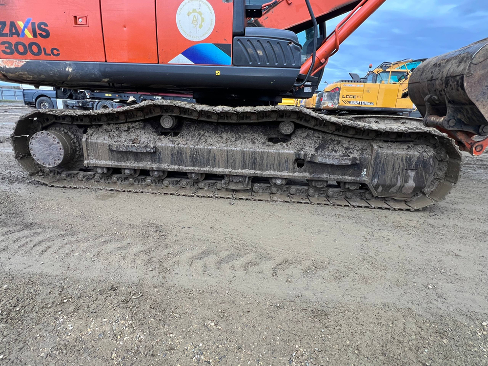 HITACHI ZX300 Экскаватор ZX300LC-5A (Дизельный, 7,8 л, 242 л.с., АТ)