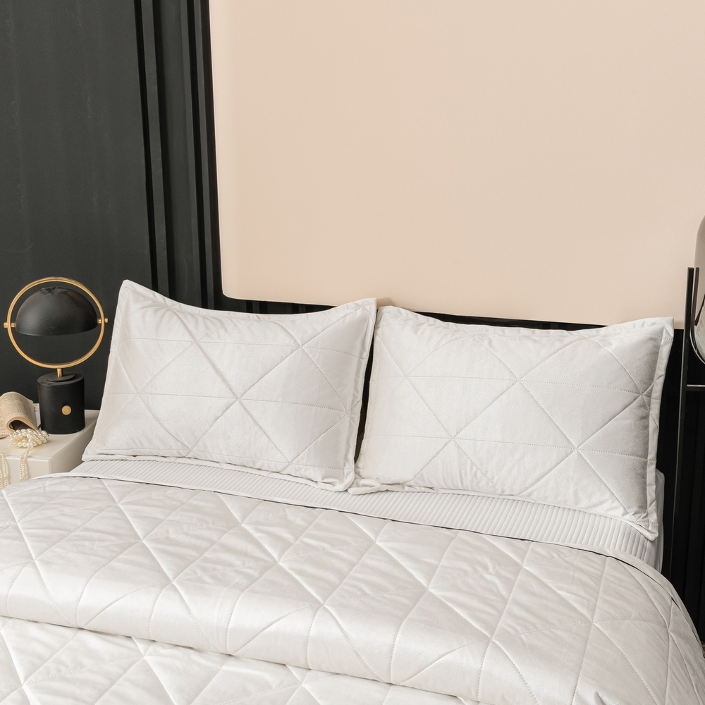 Велюровое покрывало в клетку с наволочками OVL032