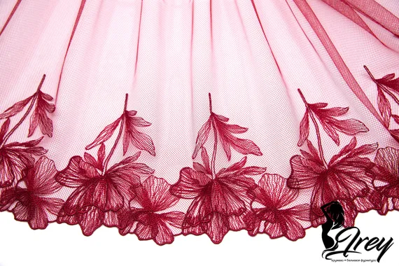 05-139 Вышивка на неэл. сетке 24 см, темно-красный (правая)