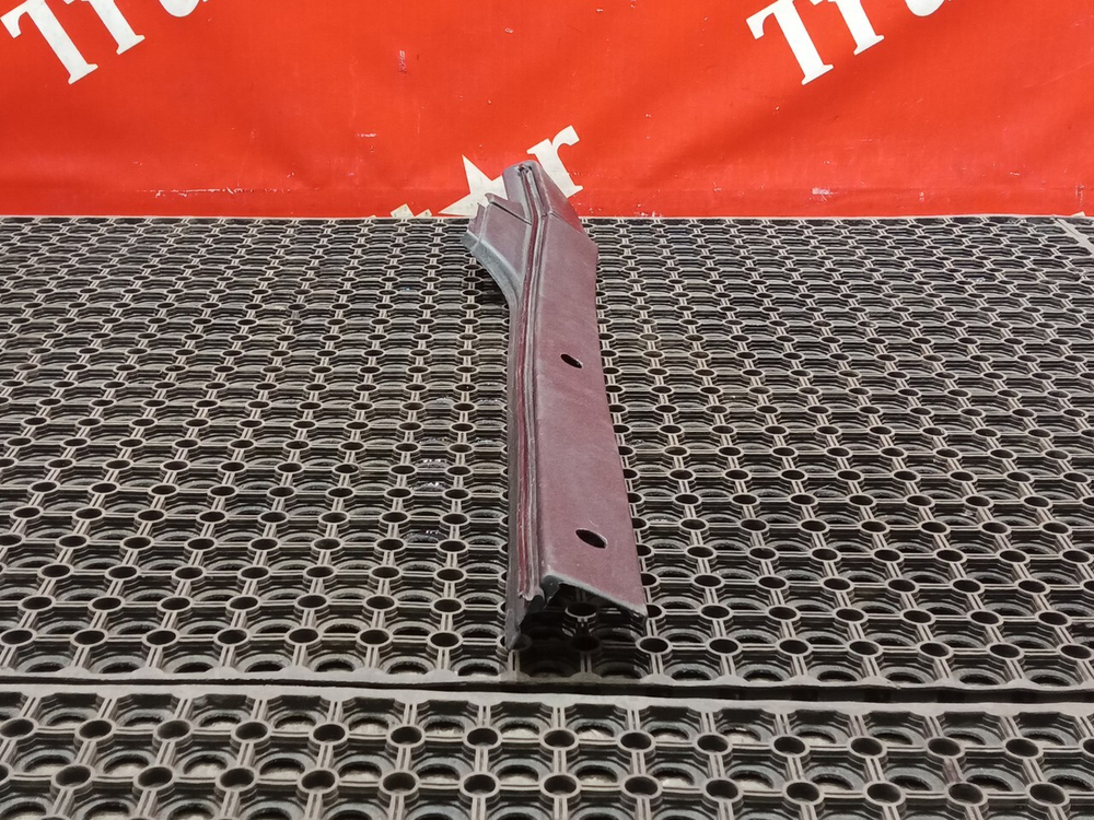 Панель стойки двери левой 2019г.