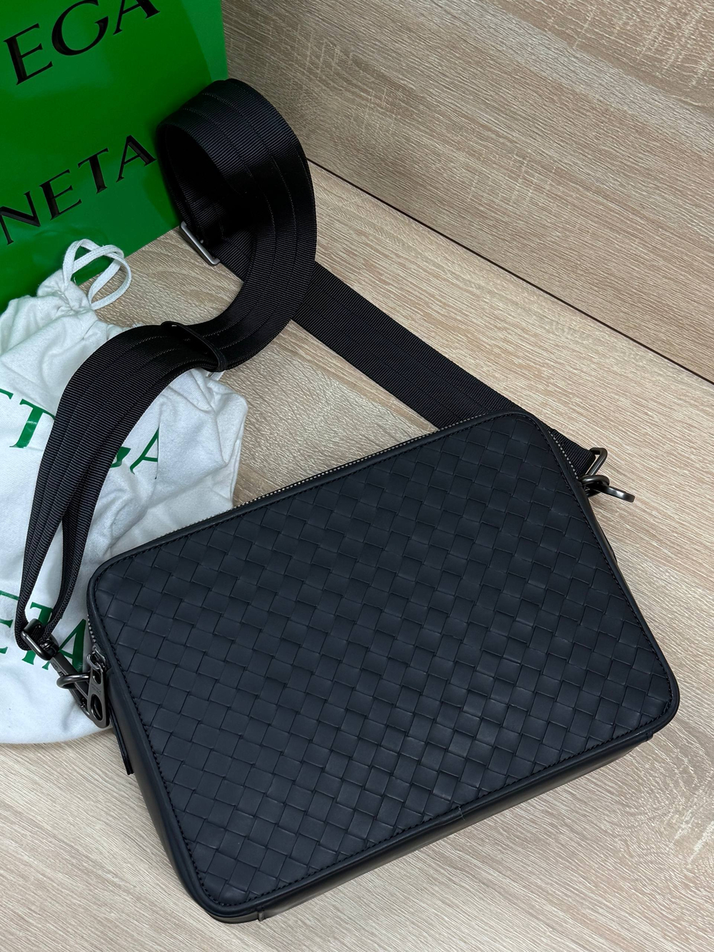 Сумка-мессенджер Bottega Veneta