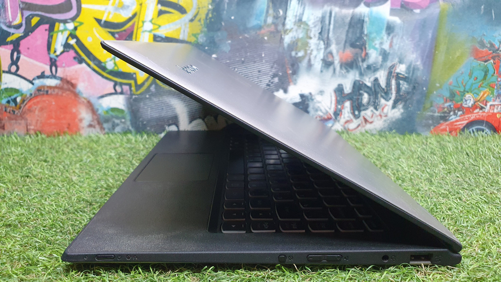 Ноутбук Lenovo i5/4Gb/3K