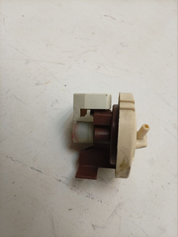 WF602W0BCWQ/LP кт23 Датчик уровня для стиральных машин Samsung DC96-01703A б/у