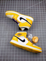 AIR JORDAN 1 MID SE LAKERS UNIVERSITY GOLD/BLACK-PALE IVORY-COURT PURPLE