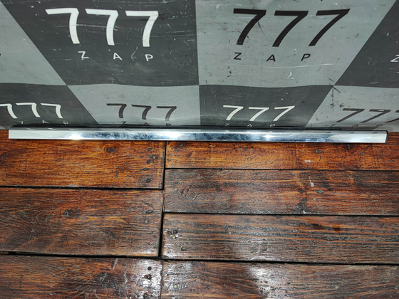 Накладка стекла переднего левого Grand Cherokee WK2 10-22 Б/У Оригинал 55399291AE